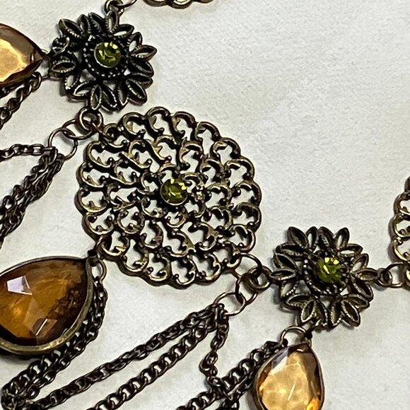 Victorian-styled Fashion Costume Necklace Goth Pinwheel Tear Drop Chain - Picture 3 of 10